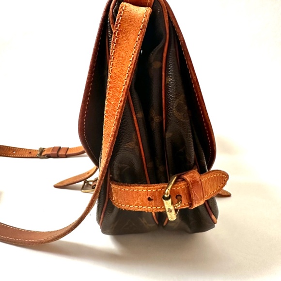 Louis Vuitton Monogram Saumur MM (30) - Picture 5 of 16